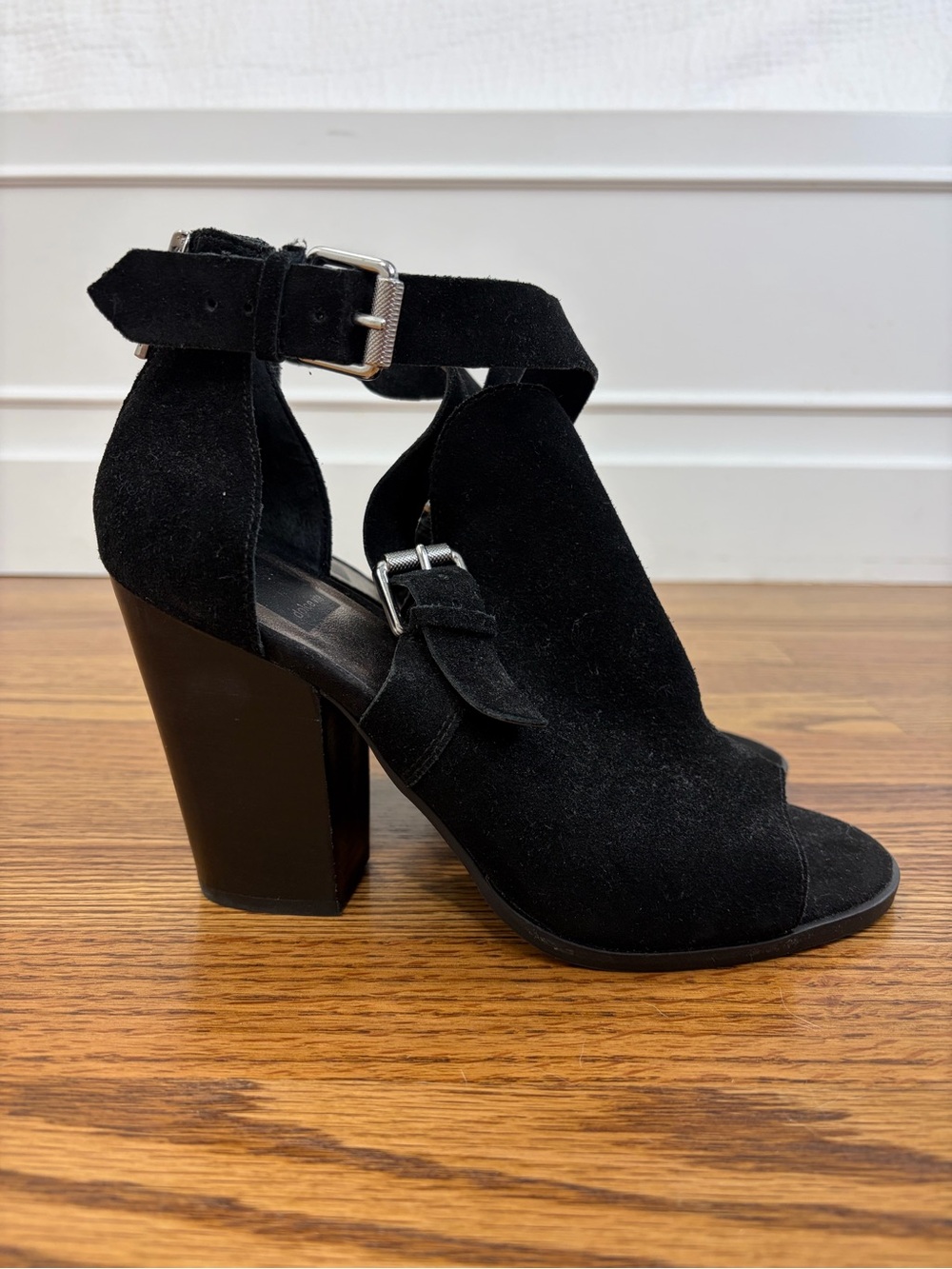 Dolce Vita Black Suede Open-Toe Buckle Block Heel Sandals (7)